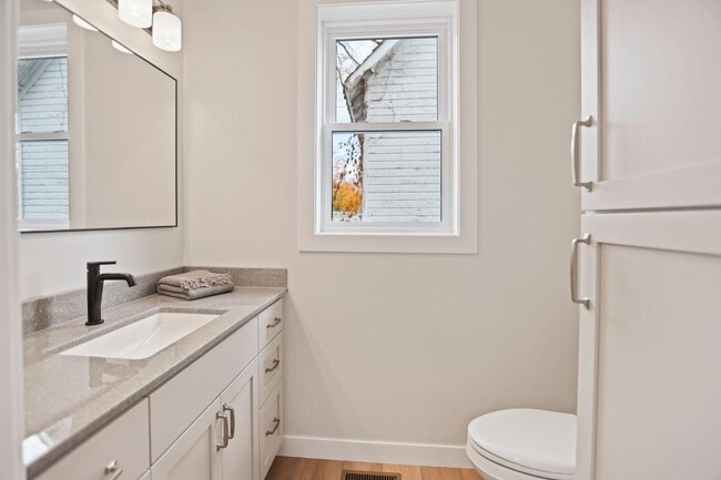 Building Photo - 614 6th St NW