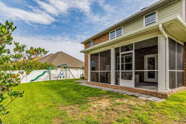 Building Photo - Bright and beautiful home in Windward Cove...