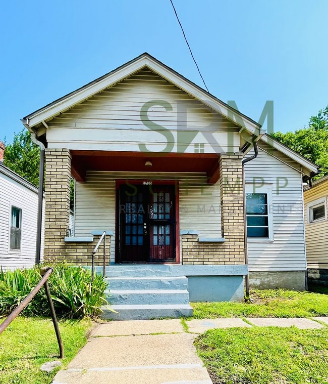 Building Photo - 1735 W Hill St