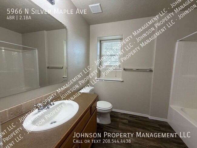 Building Photo - 5966 N Silver Maple Ave