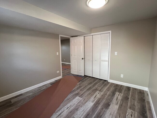 Building Photo - 530 N Arizona Ave