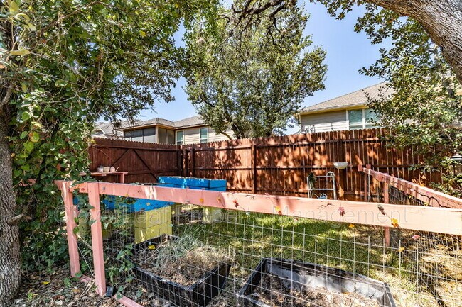 Building Photo - 5043 Segovia Way