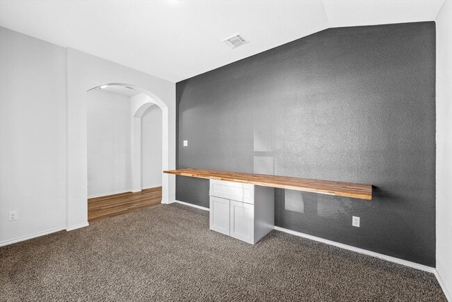 Building Photo - 11812 McCabe Dr
