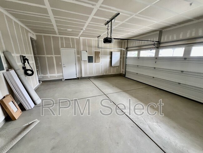 Building Photo - 2604 Atascadero Dr