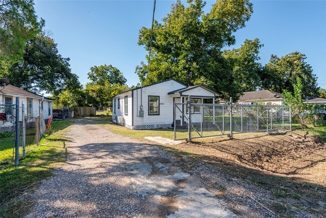 Building Photo - 6309 Anderson St