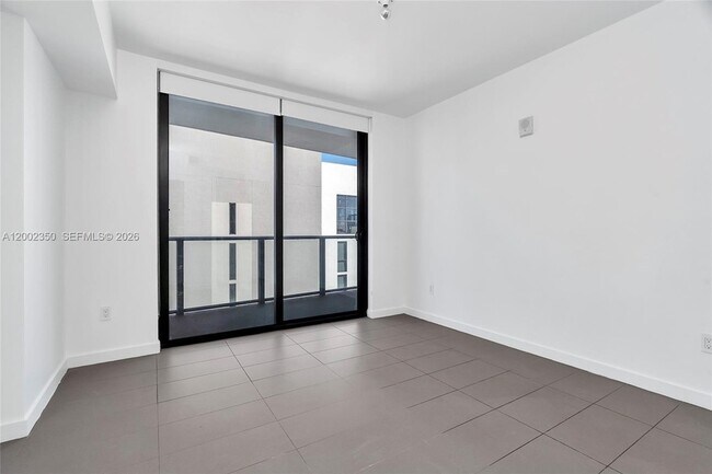 Building Photo - 1600 NE 1st Ave