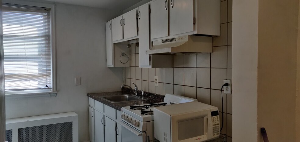 Building Photo - 1713 S 8th St