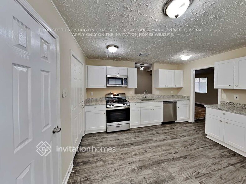 Building Photo - 2622 Broomsedge Dr