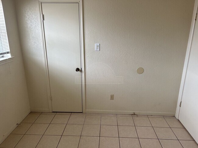 Building Photo - 2608 Jade Rd, Killeen