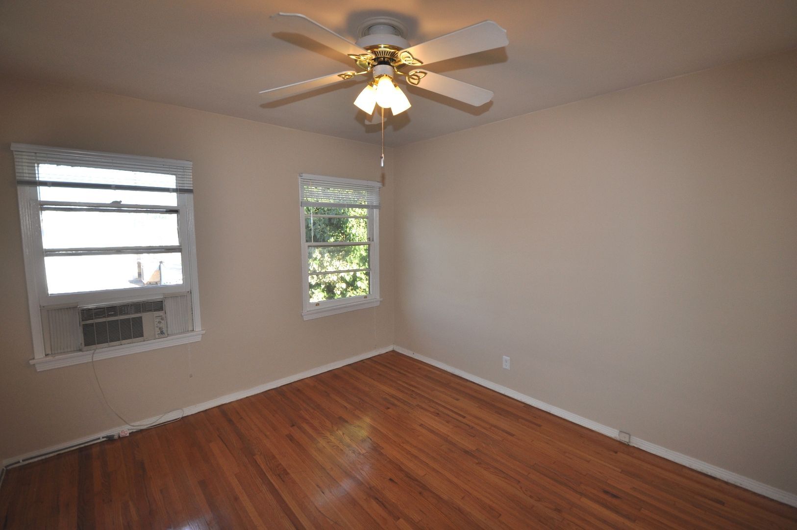 Building Photo - 11720 Magnolia Blvd