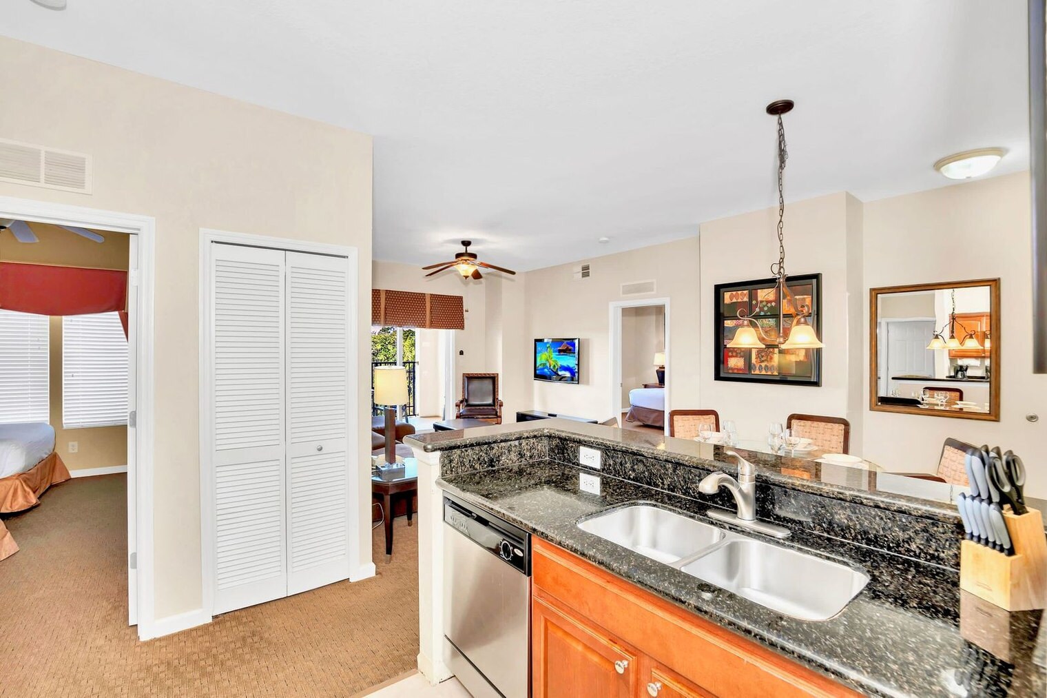Building Photo - 8113 Resort Village Dr
