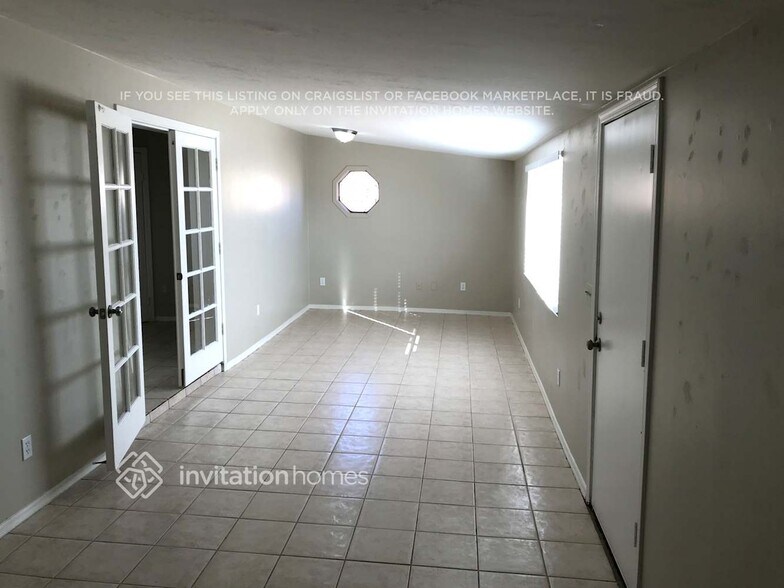 Building Photo - 1031 W 6th Pl