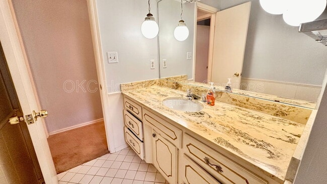 Building Photo - 12109 Camelot Dr