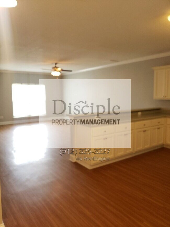 Building Photo - 273 Vining Way
