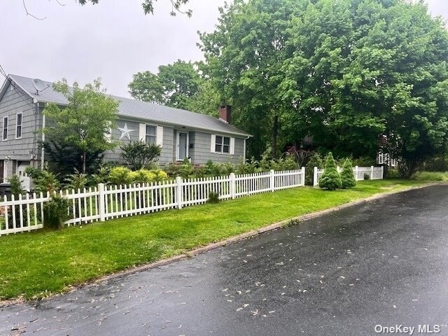 Primary Photo - 46 Bayview Ave