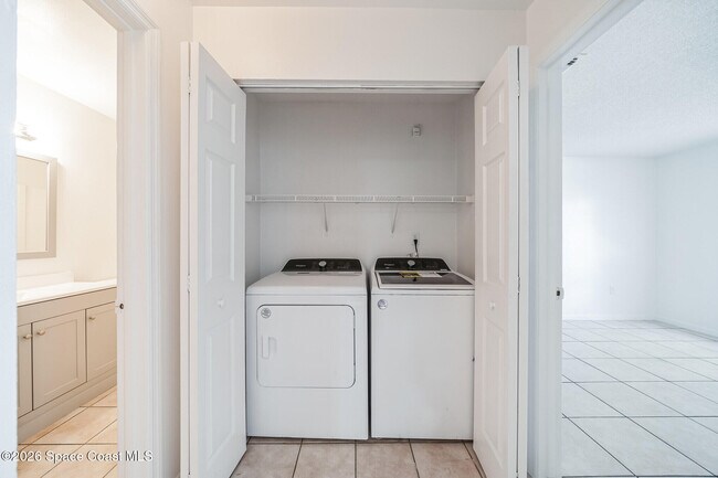 Building Photo - 422 Thor Ave SE