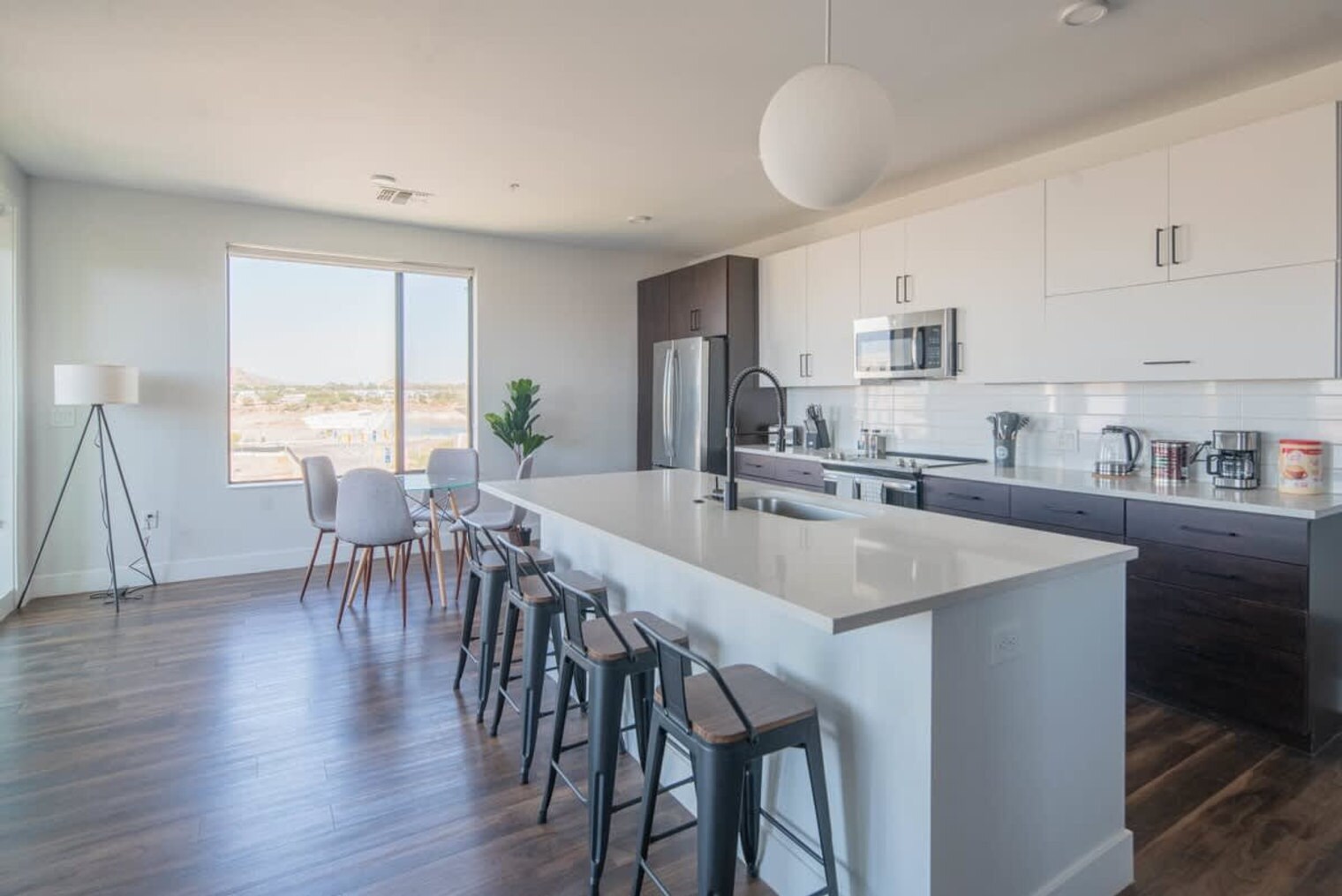 Building Photo - 701 W Rio Salado Pkwy