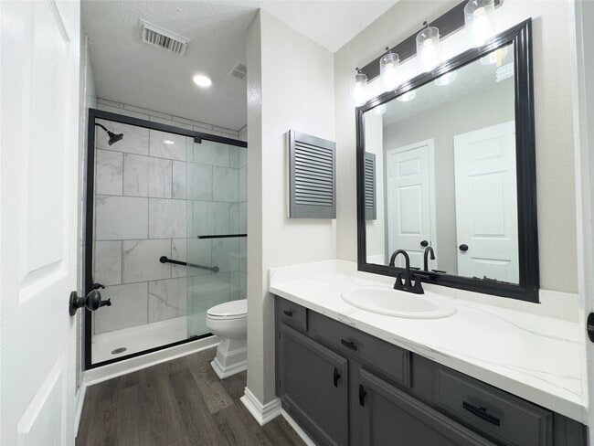 Building Photo - 1406 River Rock Dr