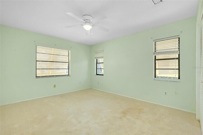 Building Photo - 49 Sandstone Cir
