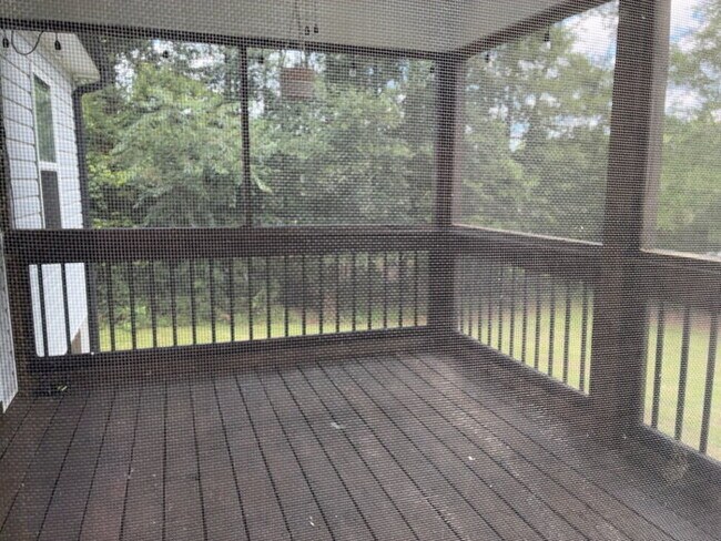 Building Photo - "Charming 4-Bedroom Retreat in Anderson with Spacious 1760 Sq Ft Layout - Your Perfect Home Awaits!"