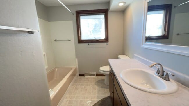 Building Photo - Fantastic Home in North Loveland