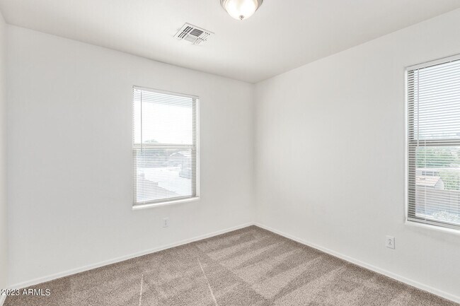 Building Photo - 45607 W Amsterdam Rd