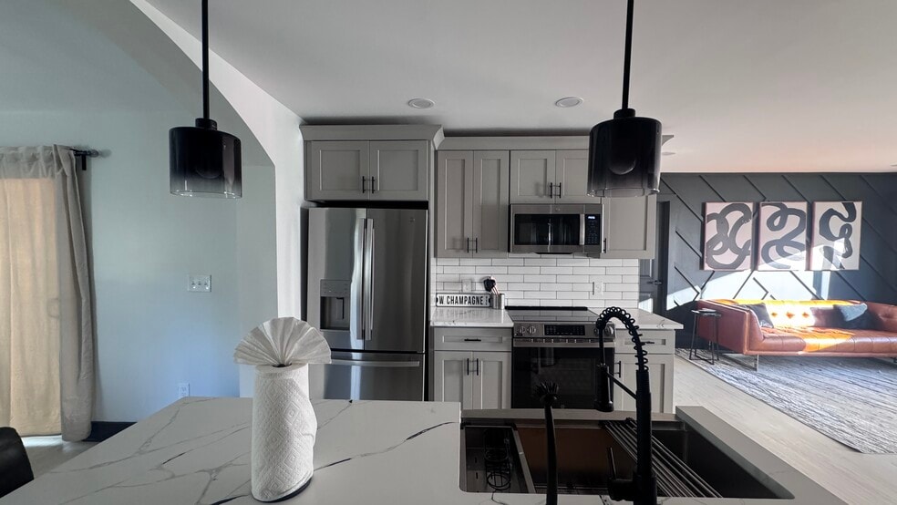 Building Photo - 2054 Fargo Pl SE