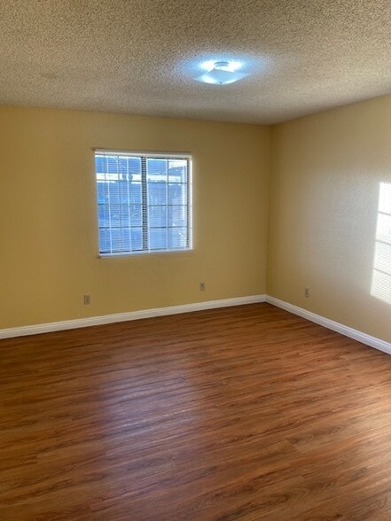 Building Photo - 11109 S Broadway