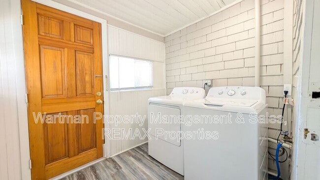 Building Photo - 1016 W Cucharras St
