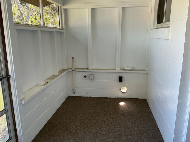 Building Photo - Shaw - 210/212 Allamanda