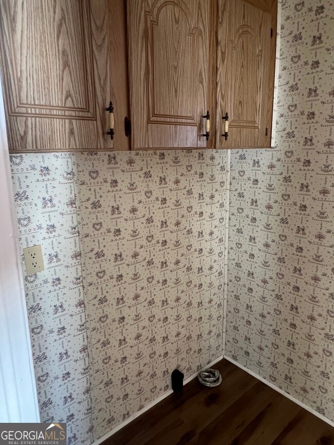 Building Photo - 727 W 3rd St