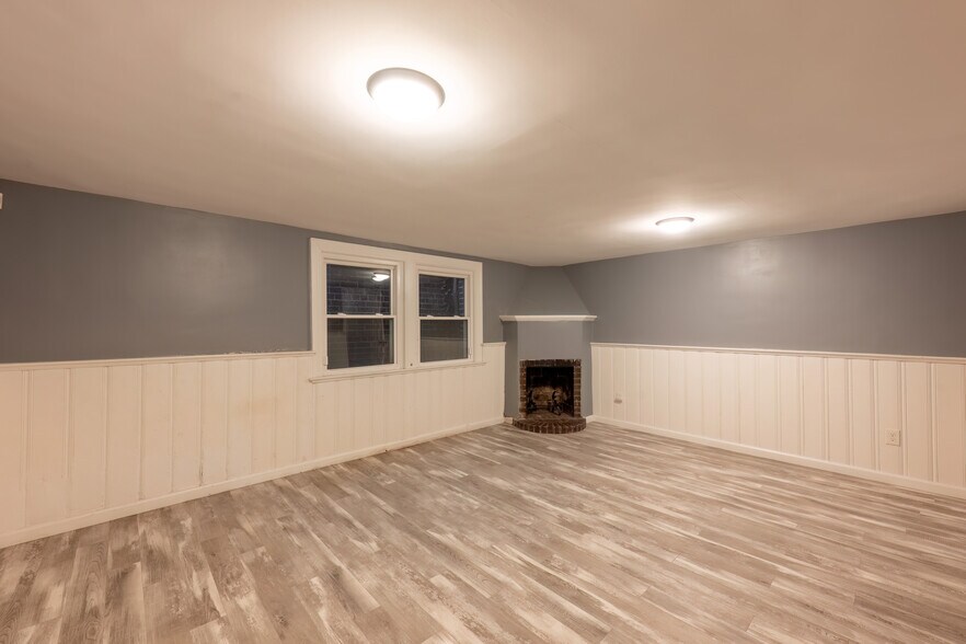 Building Photo - 317 Ingraham St NW
