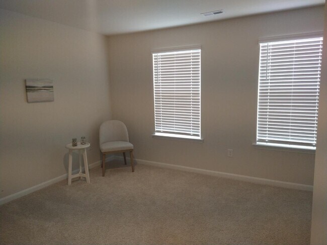 Building Photo - 570 Locust Run Dr