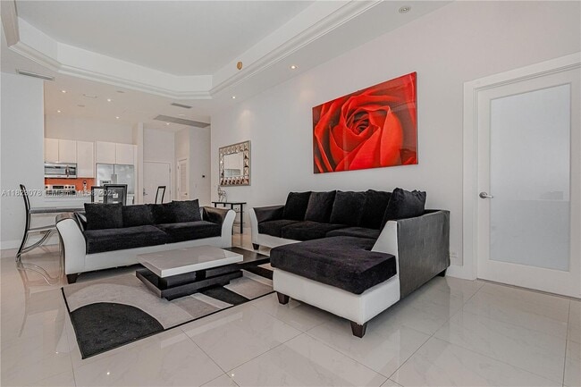 Building Photo - 2301 Collins Ave