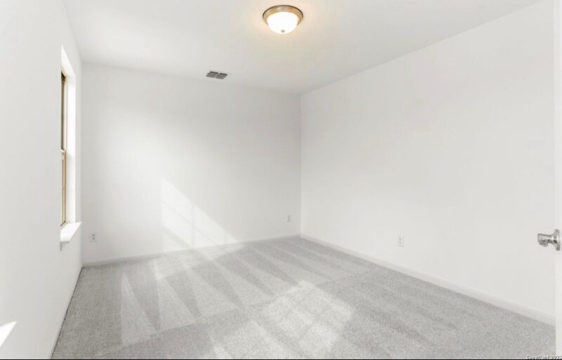 Building Photo - 401 W Commerce St