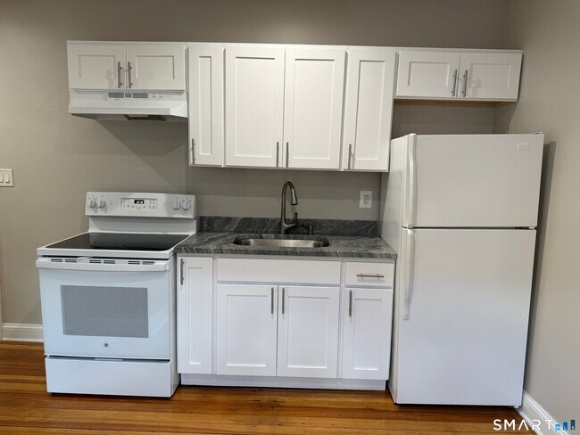 Building Photo - 1 Divinity St