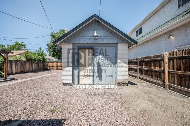 Building Photo - 121 Lake Ave