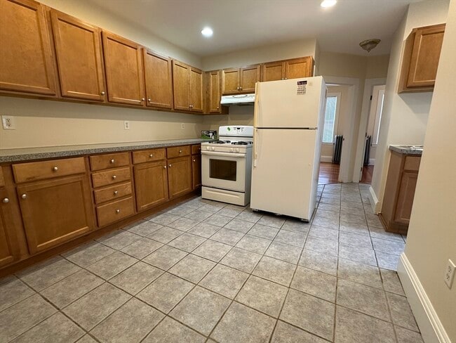 Building Photo - 56 Prentiss St