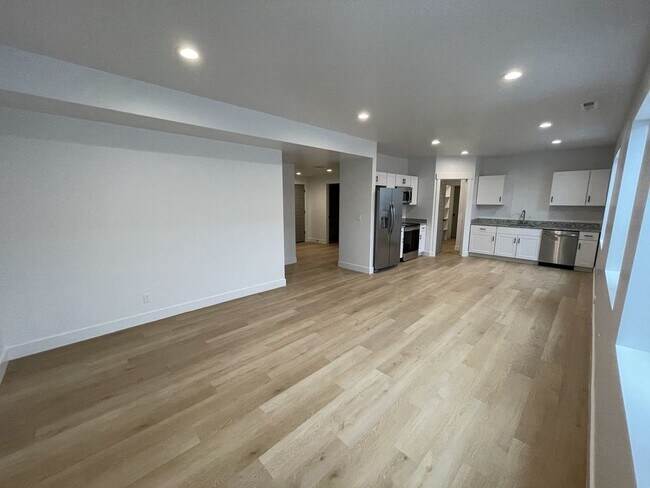 Building Photo - 2323 E Patriot Drive