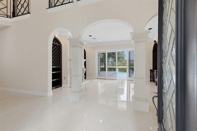 Building Photo - 3315 Riviera Dr