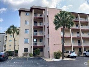 Building Photo - 3905 Lake Bayshore Dr