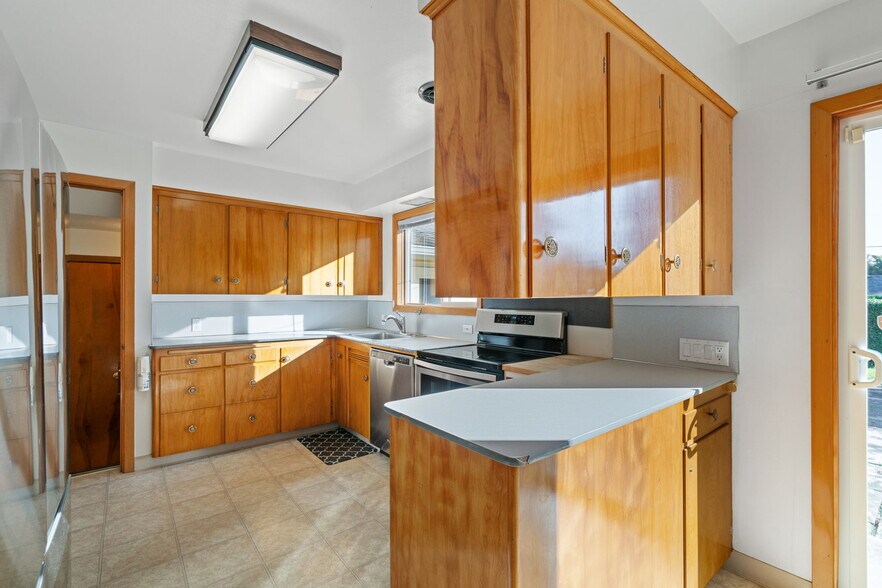 Building Photo - 7811 NW 9th Ave