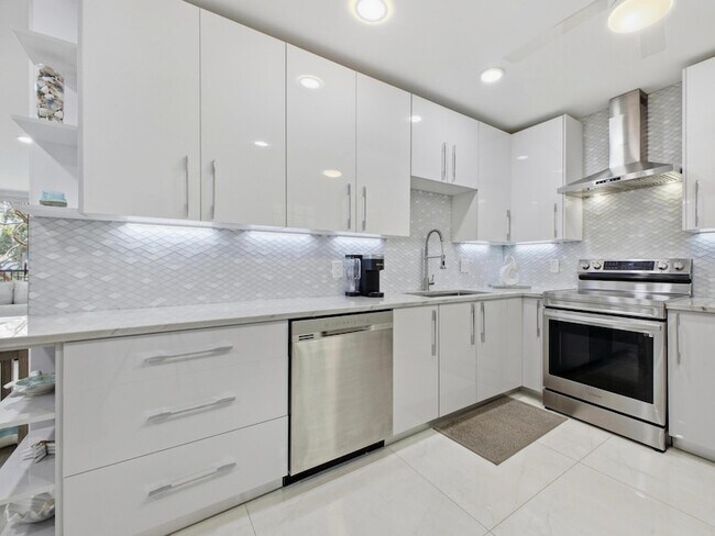 Building Photo - 5157 Floria Way