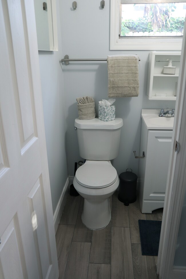 Building Photo - 300 NW 21st St