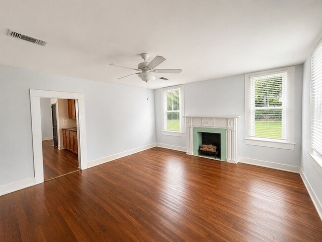 Building Photo - 509 N Peachtree St