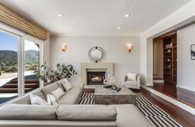 Building Photo - 985 Woodview Pl