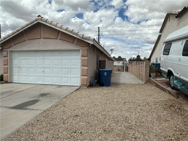 Building Photo - 6504 Eagle Creek Ln