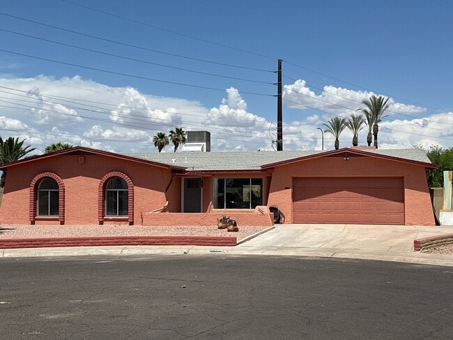 Building Photo - 5302 W Puget Ave