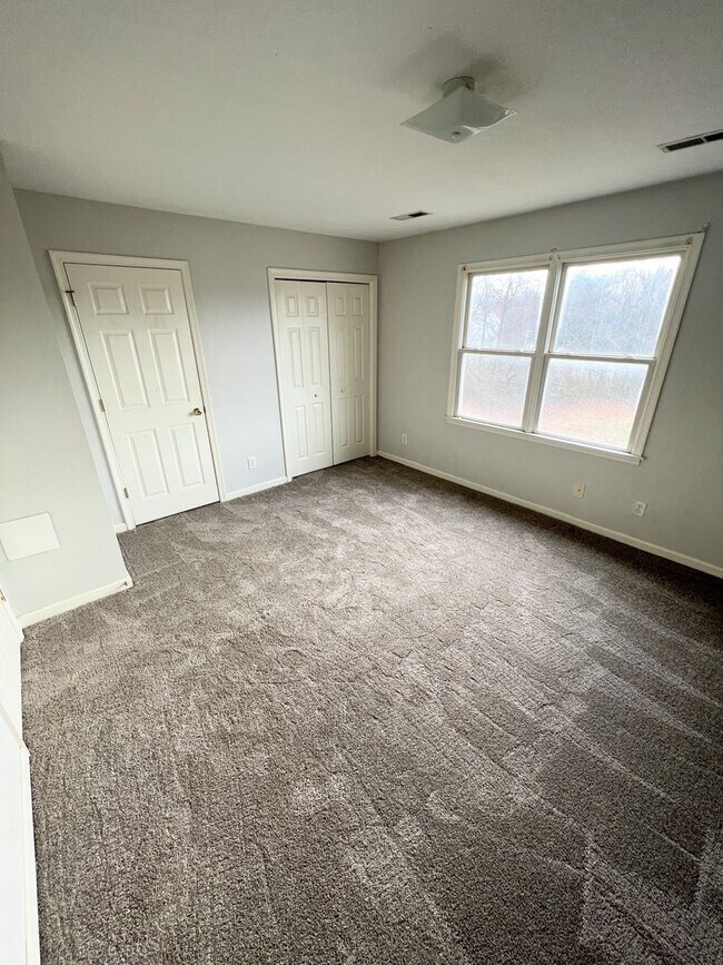 Building Photo - 6118 Igloe Drive