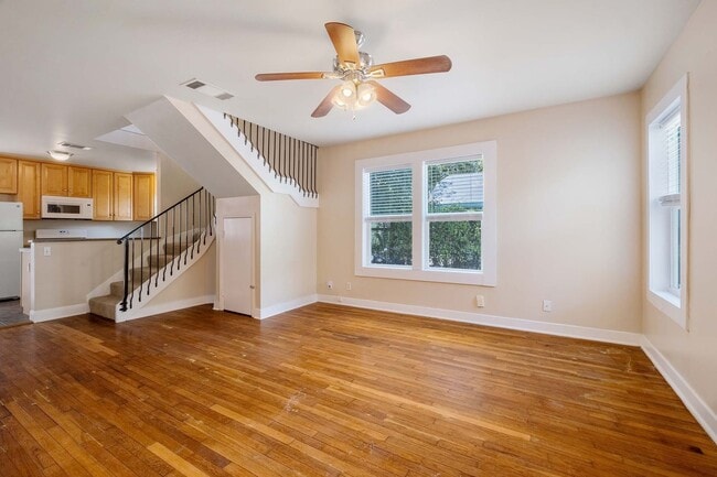 Building Photo - 937 E 52nd St